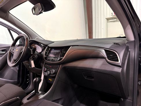Used 2020 Chevrolet Trax LS w/ Tint and Cruise Package image 10