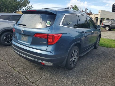 Used 2017 Honda Pilot Touring image 4