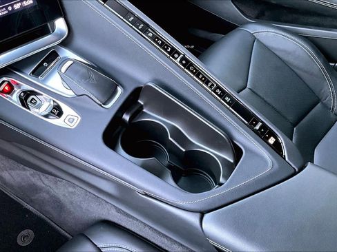 Used 2022 Chevrolet Corvette Stingray Coupe w/ Z51 Performance Package image 16