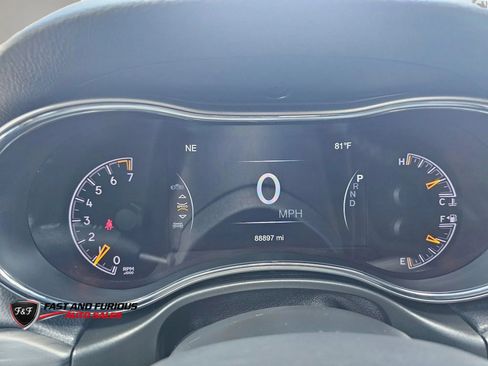 Used 2022 Jeep Grand Cherokee Laredo X AWD/4WD image 14