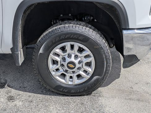 Certified 2025 Chevrolet Silverado 2500 LT w/ Safety Package AWD/4WD image 10