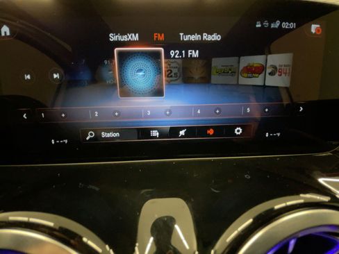 Used 2023 Mercedes-Benz EQB 300 4MATIC image 19