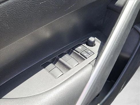 Used 2023 Toyota Corolla Cross LE FWD image 10