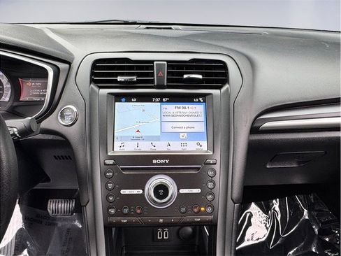 Used 2019 Ford Fusion Energi Titanium FWD image 11