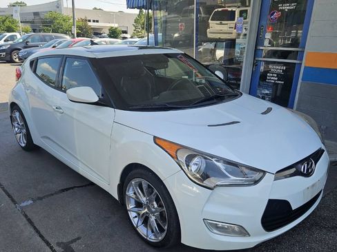 Used 2013 Hyundai Veloster w/ Style Pkg FWD image 1