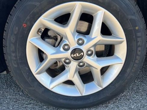 Used 2024 Kia Soul LX w/ Option Group 015 image 27