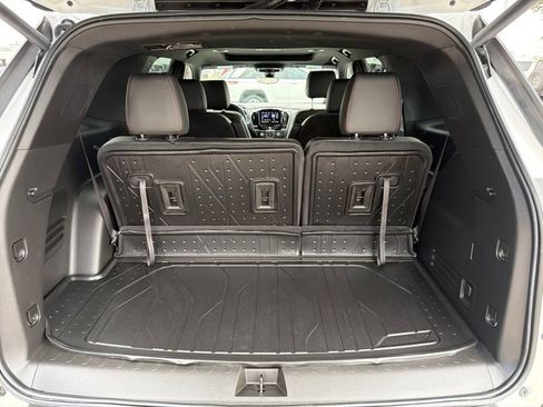 Used 2023 Chevrolet Traverse RS w/ LPO, Floor Liner Package AWD/4WD image 13