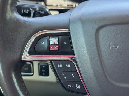 Used 2019 Lincoln Navigator L Reserve AWD/4WD image 22
