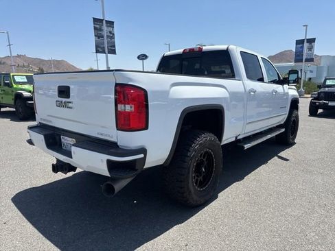 Used 2019 GMC Sierra 2500 Denali w/ Duramax Plus Package AWD/4WD image 3
