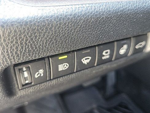 Used 2022 Toyota RAV4 Limited AWD/4WD image 20
