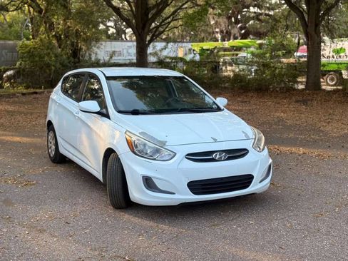Used 2016 Hyundai Accent SE image 3