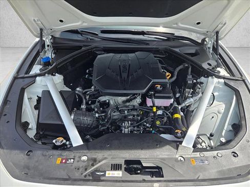 Used 2025 Genesis G70 2.5T image 27