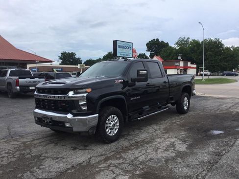 Used 2022 Chevrolet Silverado 2500 LT w/ Convenience Package AWD/4WD image 1