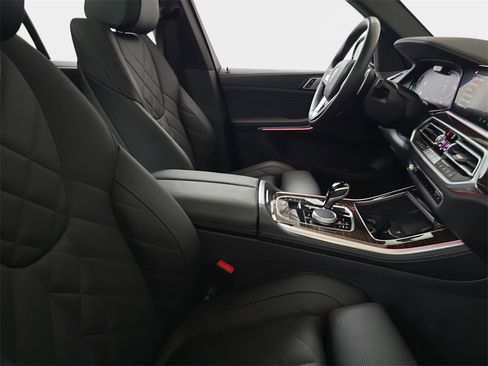 Used 2023 BMW X5 xDrive40i image 11