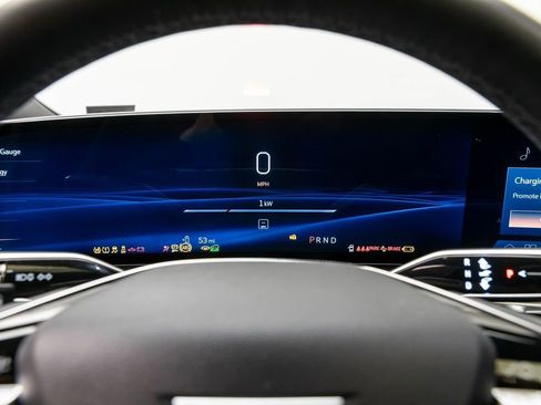 Used 2024 Cadillac Lyriq Luxury image 27