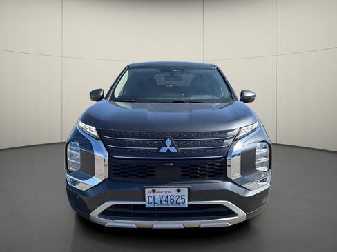 Used 2024 Mitsubishi Outlander FWD image 2
