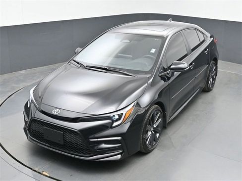 Used 2024 Toyota Corolla SE w/ SE Premium Package image 35