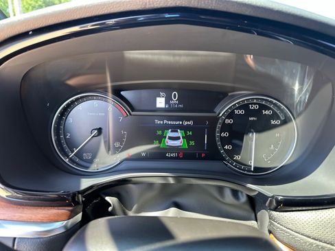 Used 2023 Cadillac XT5 Premium Luxury FWD image 8