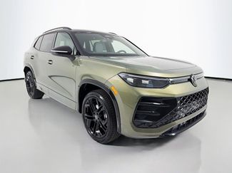 Used 2025 Volkswagen Tiguan SE R-Line video 1