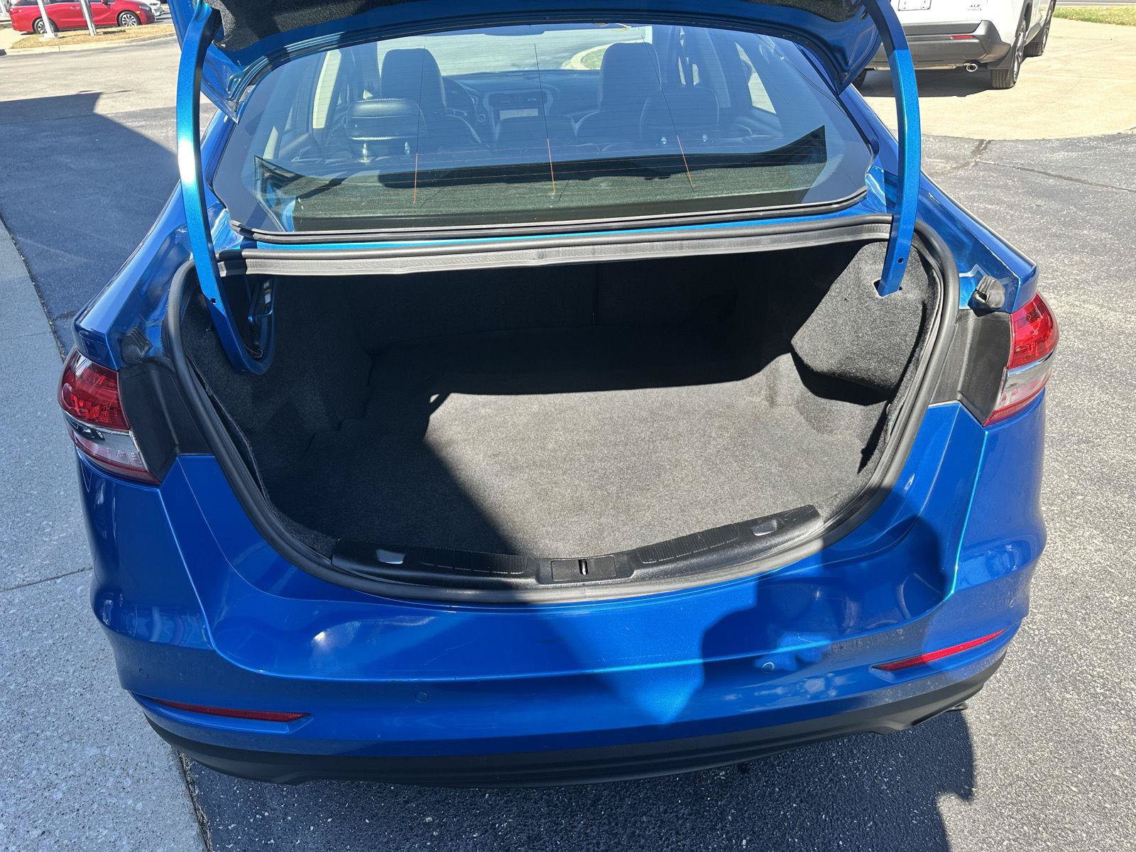 Used 2020 Ford Fusion SEL FWD image 13