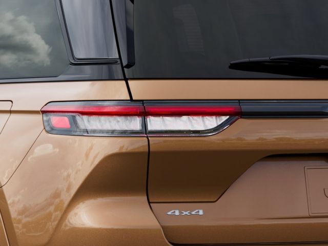 New 2026 Jeep Grand Cherokee Summit AWD/4WD image 10