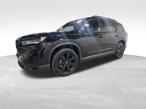 Used 2025 Honda Pilot Black Edition image 11