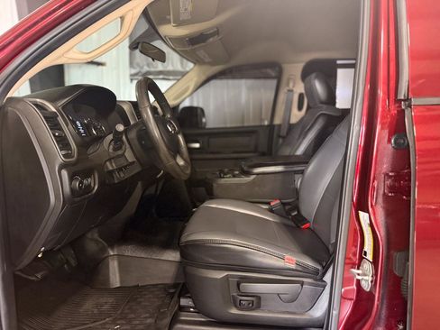 Used 2019 RAM 3500 Tradesman w/ Chrome Appearance Group AWD/4WD image 12