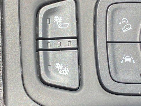 Used 2022 GMC Terrain SLT w/ Infotainment Package II image 19