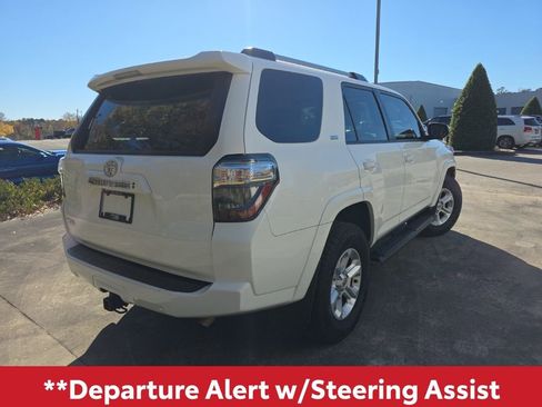 Used 2022 Toyota 4Runner SR5 Premium image 8