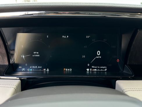 Used 2019 Lincoln Navigator Premiere AWD/4WD image 15