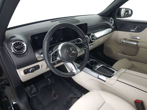 Certified 2026 Mercedes-Benz GLB 250 4MATIC image 8