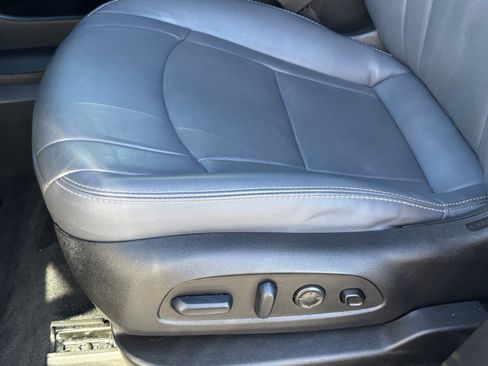 Used 2024 Buick Enclave Premium image 16