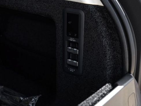 New 2026 Land Rover Range Rover Long Wheelbase SE AWD/4WD image 67