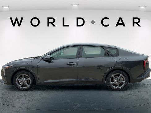 Certified 2025 Kia K4 image 6