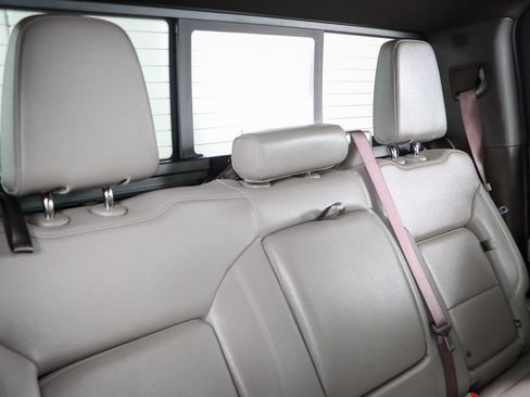 Used 2024 GMC Sierra 1500 SLT AWD/4WD image 30