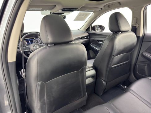 Used 2023 Nissan Sentra SR w/ SR Premium Package FWD image 31