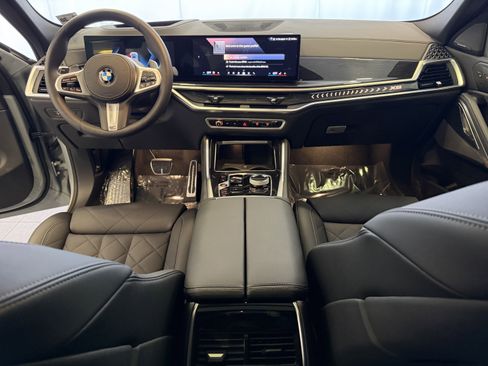Used 2026 BMW X6 xDrive40i w/ Executive Package image 17