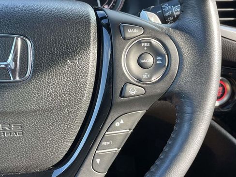 Used 2016 Honda Pilot Touring image 21