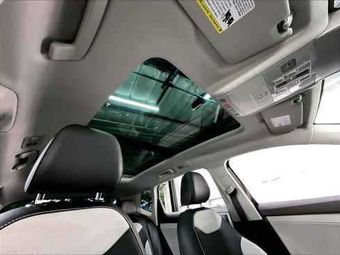 New 2026 Volkswagen Taos SEL image 29