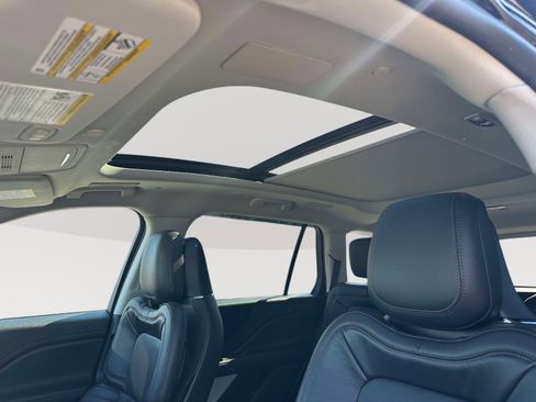 Used 2025 Lincoln Aviator Reserve w/ Equipment Group 201A image 8