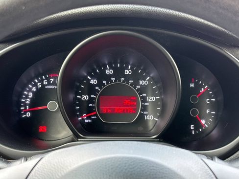 Used 2016 Kia Soul FWD image 22