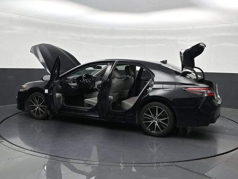 Used 2022 Toyota Camry SE w/ Audio Upgrade Package FWD image 34
