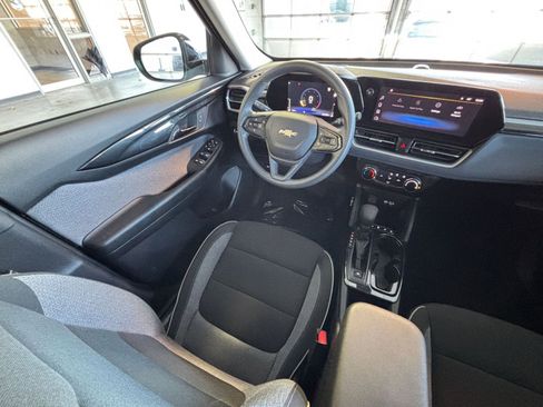 Used 2025 Chevrolet TrailBlazer LT image 33
