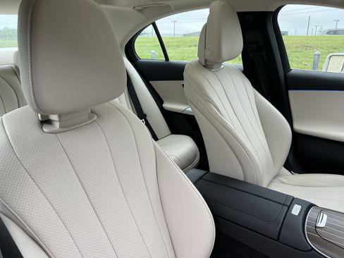 Used 2026 Mercedes-Benz E 450 4MATIC Sedan image 35