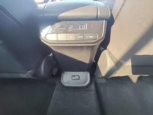 Used 2024 Toyota Highlander LE image 22
