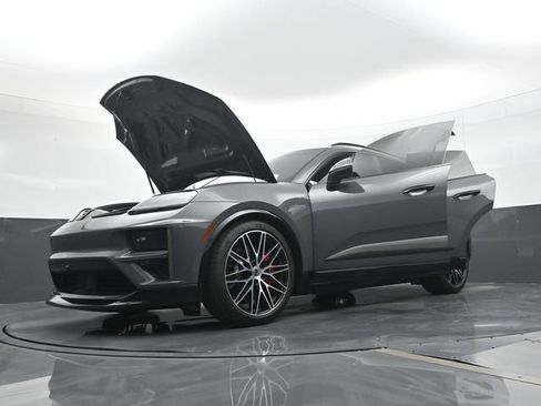 Certified 2025 Porsche Macan Turbo Electric AWD/4WD image 31
