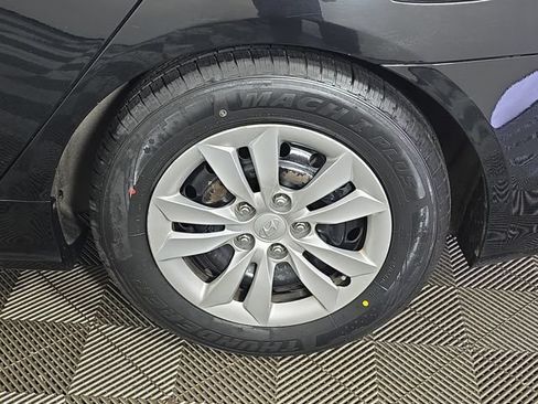 Used 2012 Hyundai Sonata GLS FWD image 16