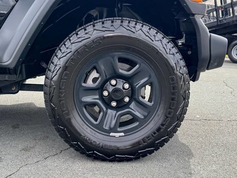 Used 2020 Jeep Wrangler Sport image 10