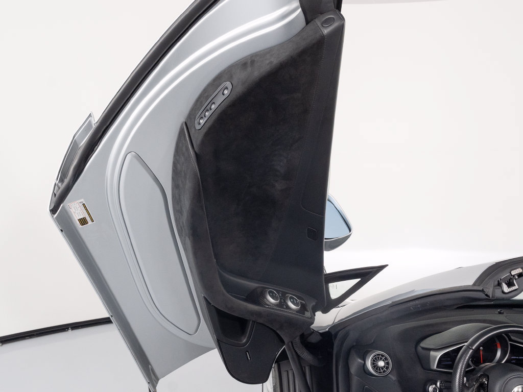 Used 2013 McLaren MP4-12C Spider RWD image 11