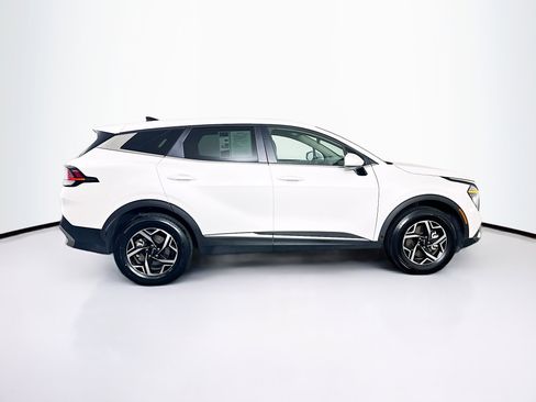Used 2025 Kia Sportage LX image 10